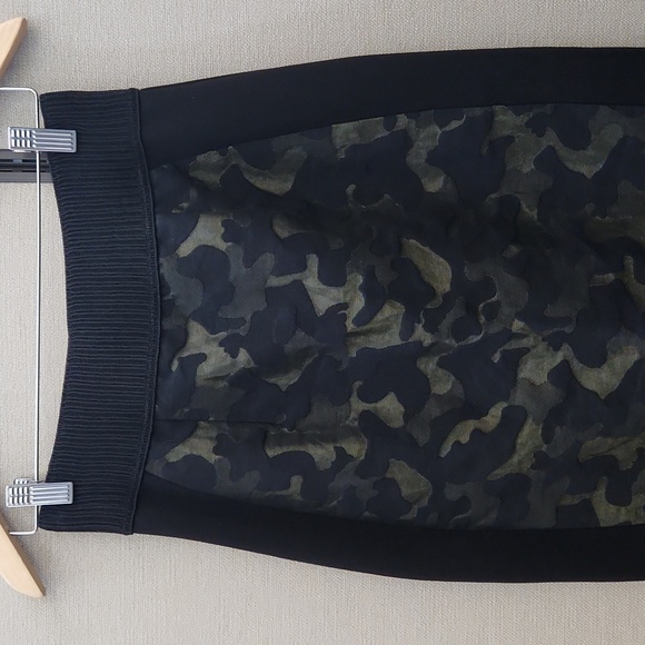 Maeve Camo Pencil Skirt Size 8 - Picture 4 of 16